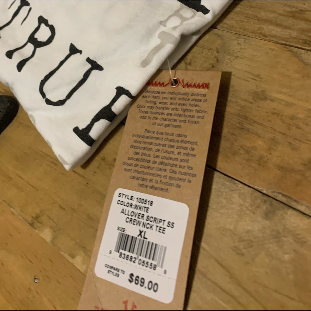 NWT TRUE RELIGION SHIRT